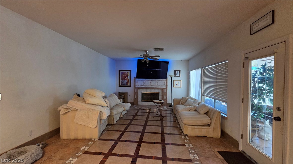 884 East E. Robindale Road Las Vegas NV 89123
