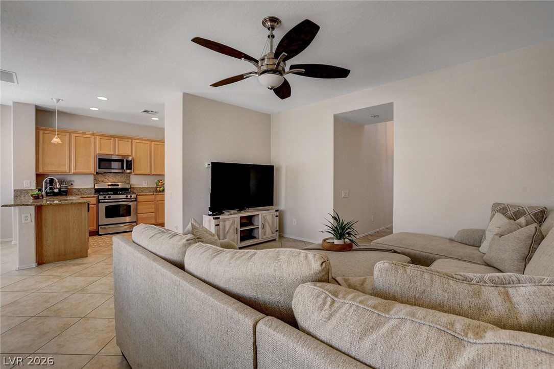 2401 Rue Royale Street Henderson NV 89044