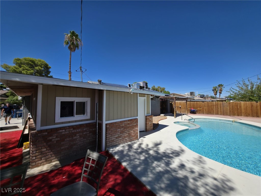 5521 Auborn Avenue Las Vegas NV 89108