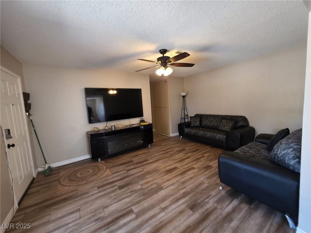 5521 Auborn Avenue Las Vegas NV 89108