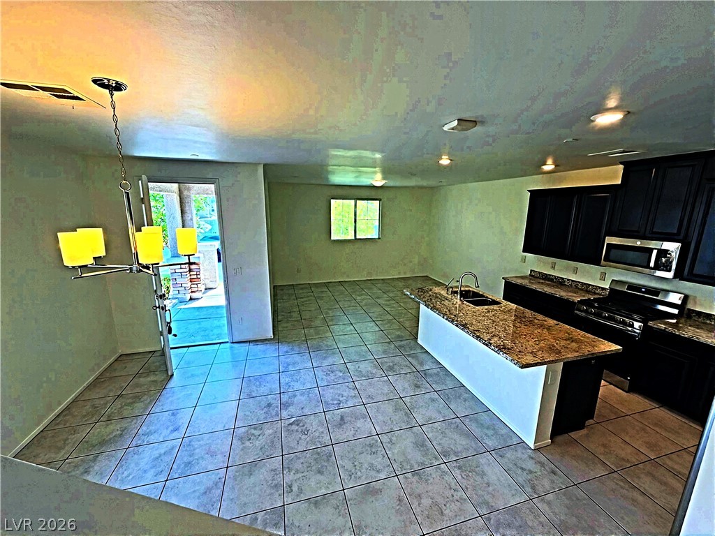 825 Spring Estates Avenue North Las Vegas NV 89086