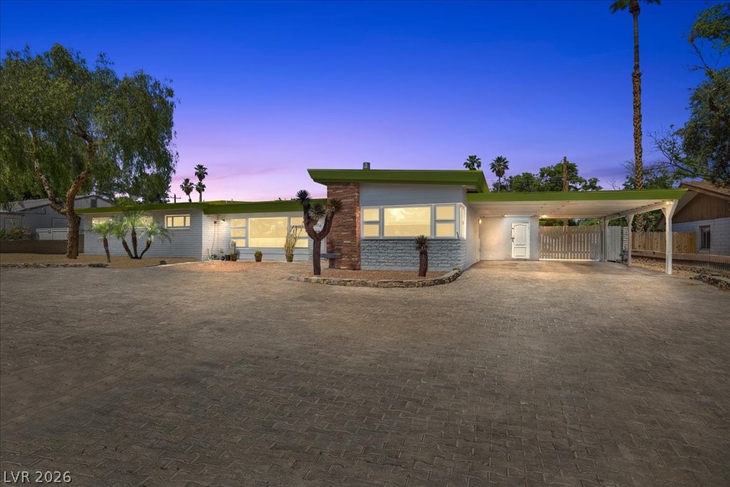 4016 Vegas Drive Las Vegas NV 89108