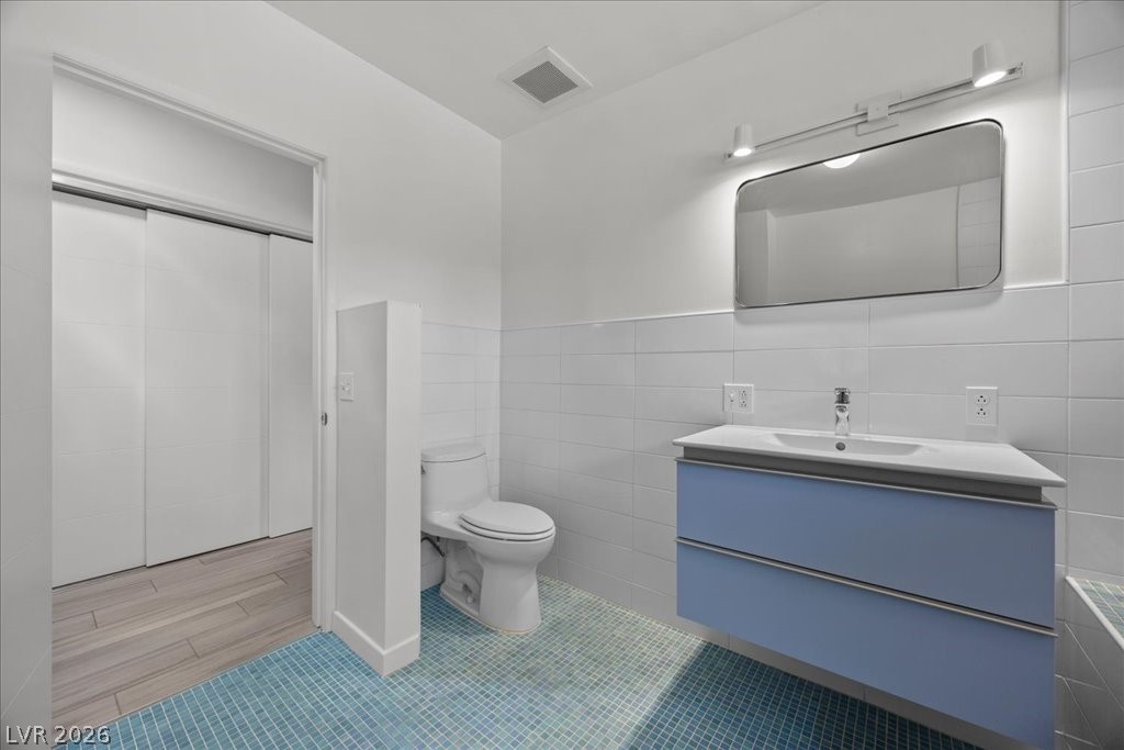 4016 Vegas Drive Las Vegas NV 89108