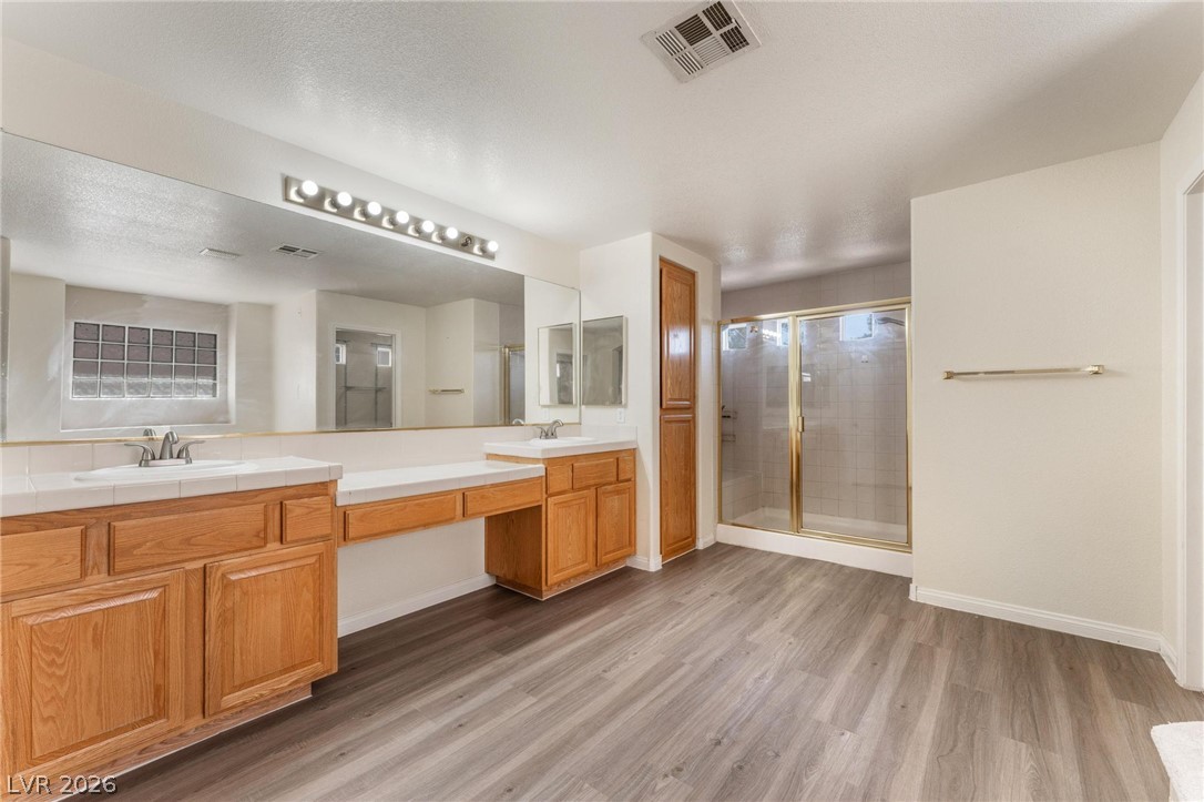 8901 Goldstone Avenue Las Vegas NV 89143