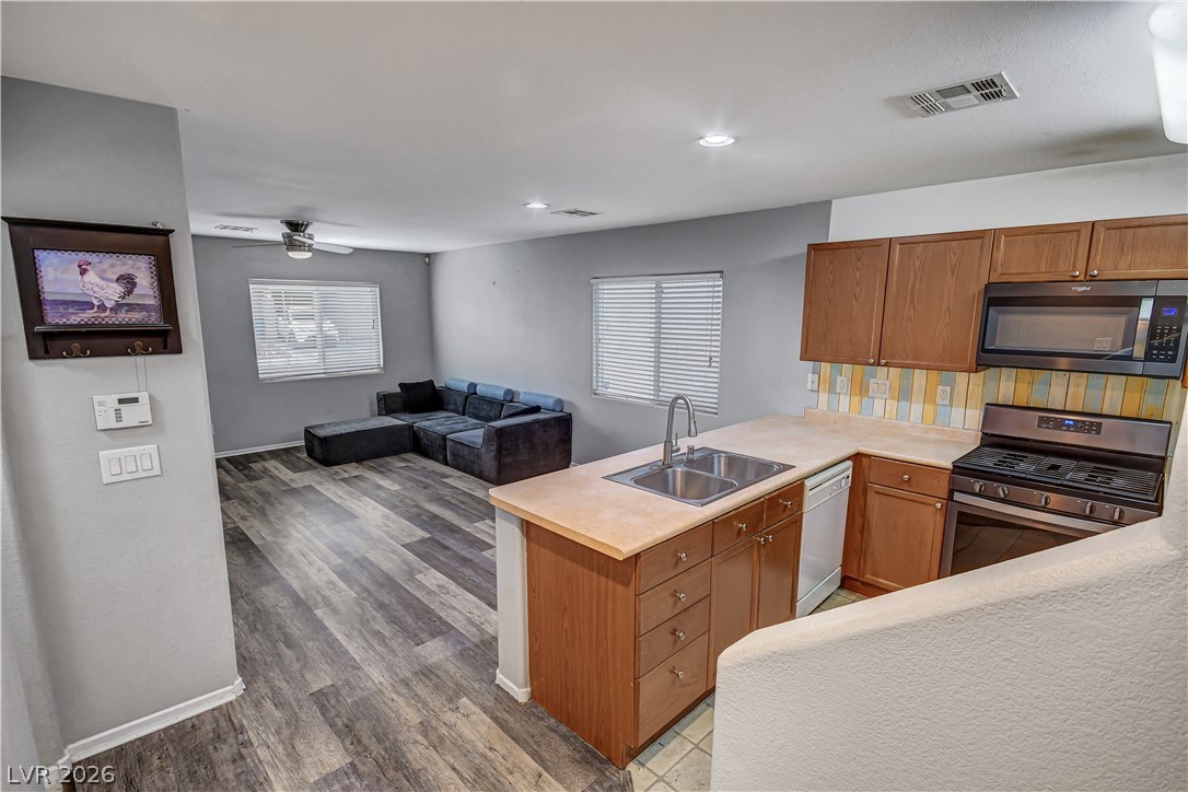 9052 Pearl Cotton Avenue Las Vegas NV 89149