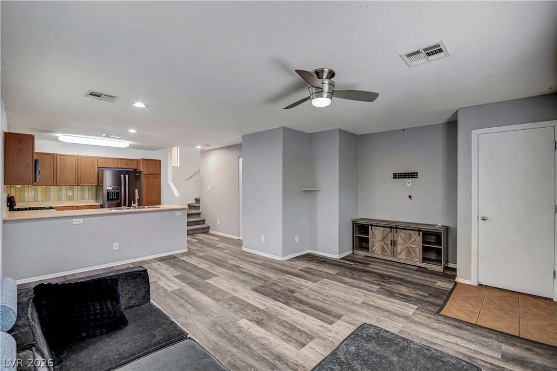 9052 Pearl Cotton Avenue Las Vegas NV 89149