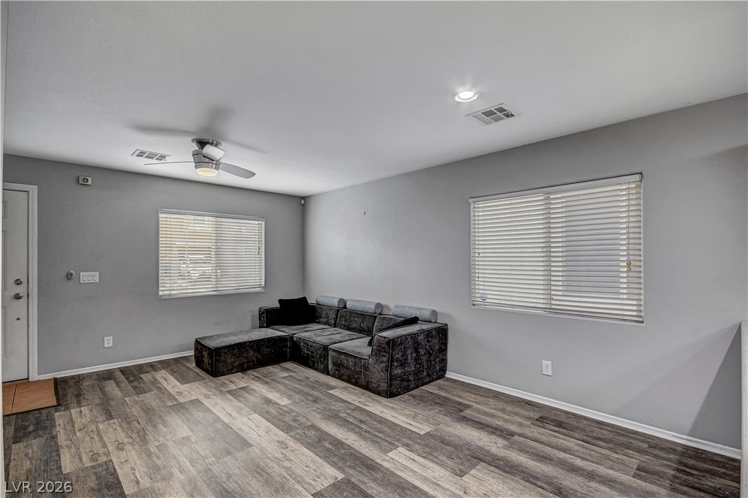 9052 Pearl Cotton Avenue Las Vegas NV 89149