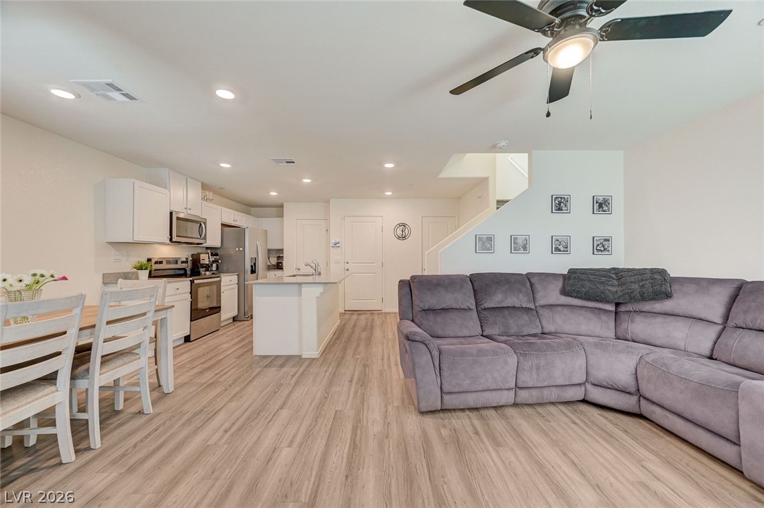 6928 Honor Hill Street Las Vegas NV 89166