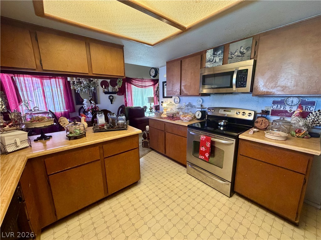 8217 Abercrombe Way Las Vegas NV 89145