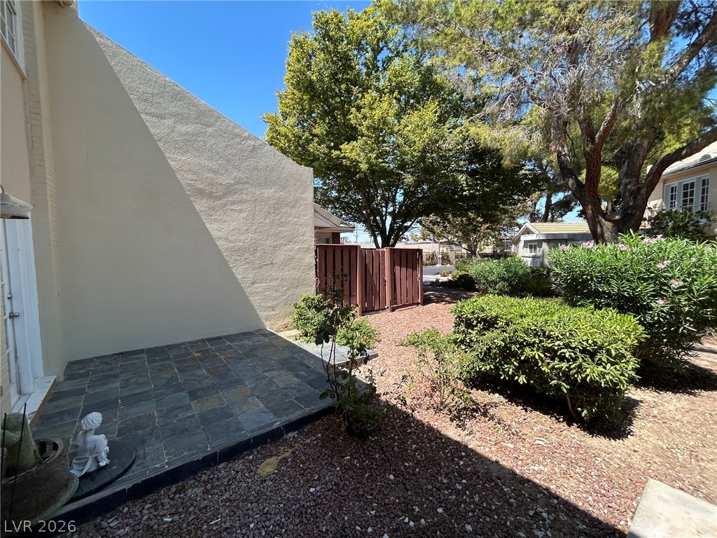 596 Tam O Shanter Las Vegas NV 89109