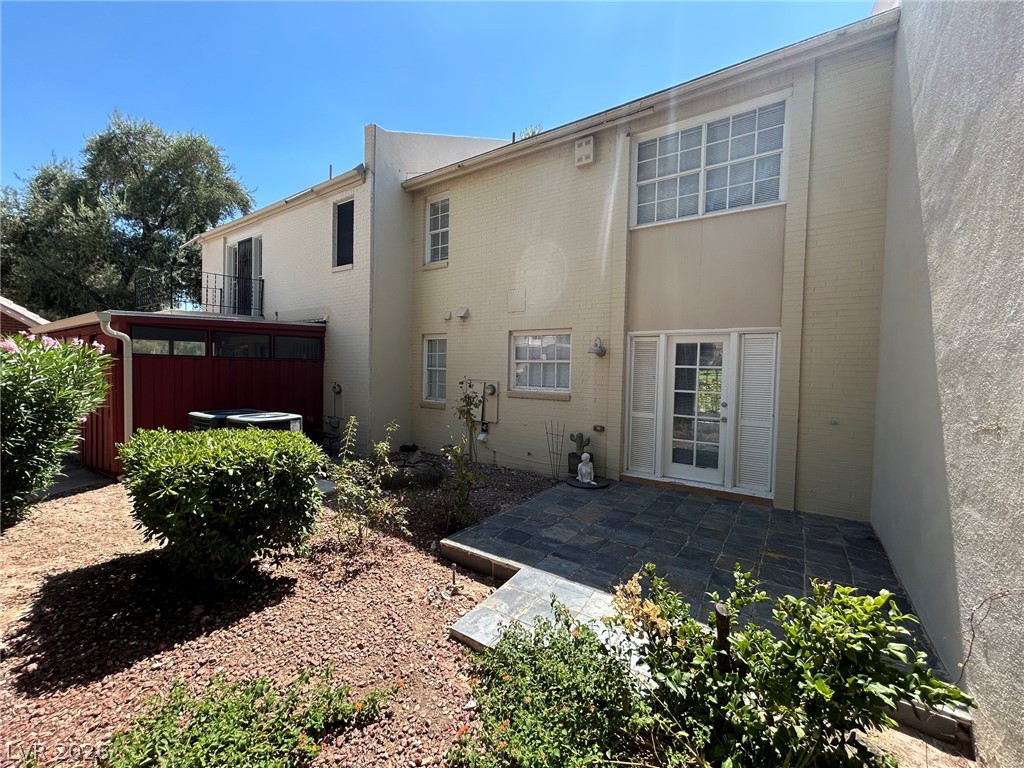 596 Tam O Shanter Las Vegas NV 89109