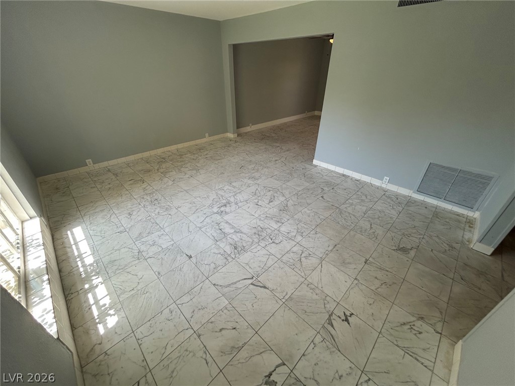 596 Tam O Shanter Las Vegas NV 89109