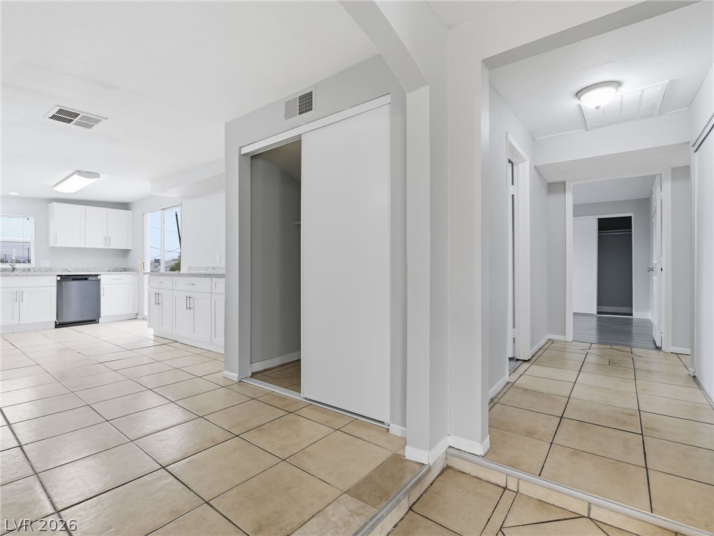 5132 Hallet Drive Las Vegas NV 89122