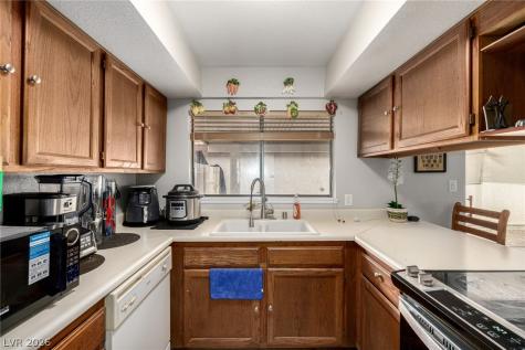 6433 Pearcrest Road Las Vegas NV 89108