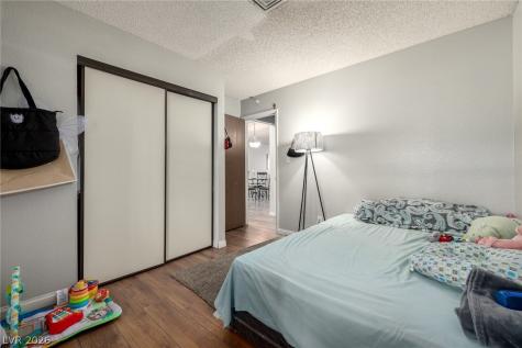 6433 Pearcrest Road Las Vegas NV 89108