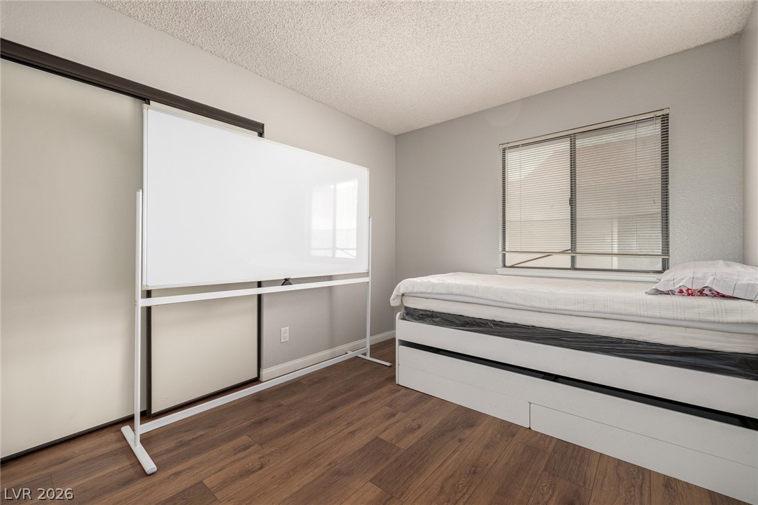 6433 Pearcrest Road Las Vegas NV 89108