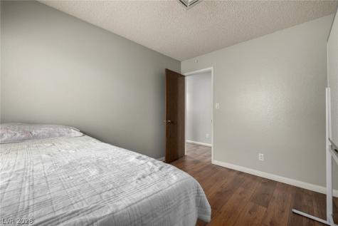6433 Pearcrest Road Las Vegas NV 89108