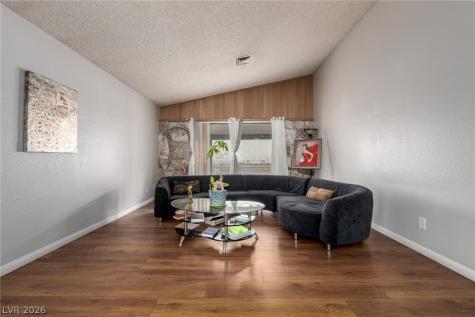 6433 Pearcrest Road Las Vegas NV 89108