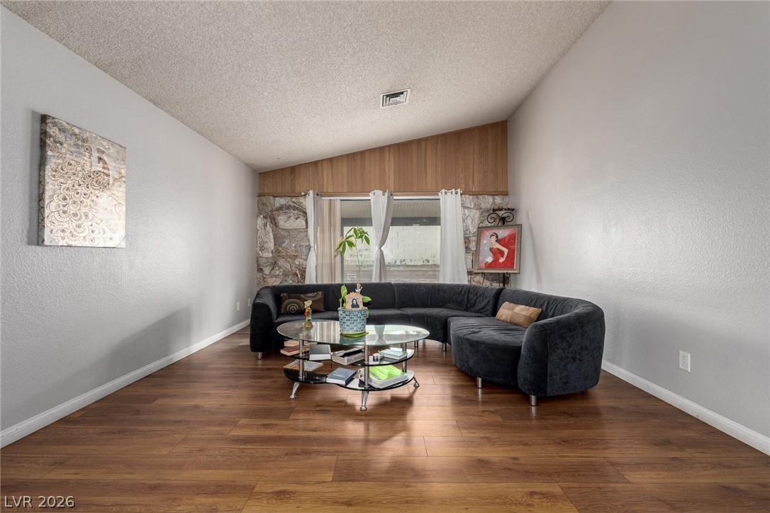 6433 Pearcrest Road Las Vegas NV 89108