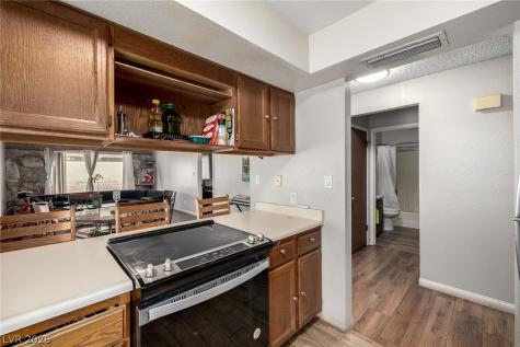 6433 Pearcrest Road Las Vegas NV 89108