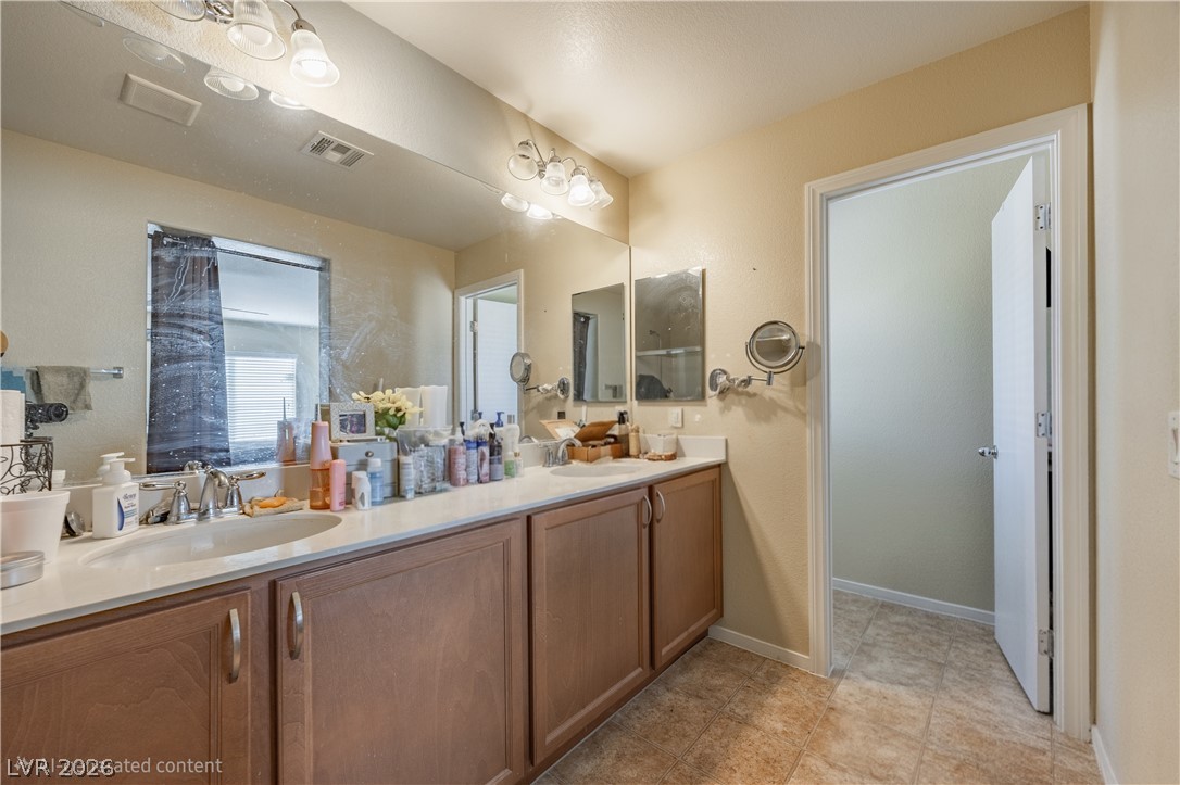 223 Heathrow Lake Avenue North Las Vegas NV 89084