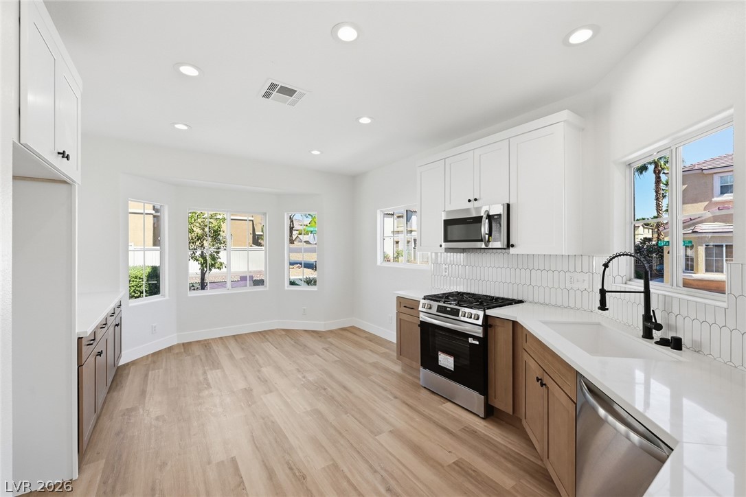 6352 Lonesome Lake Street Las Vegas NV 89148