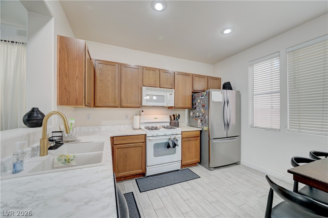 6837 Silver Eagle Avenue Las Vegas NV 89122