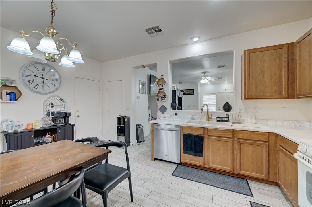 6837 Silver Eagle Avenue Las Vegas NV 89122
