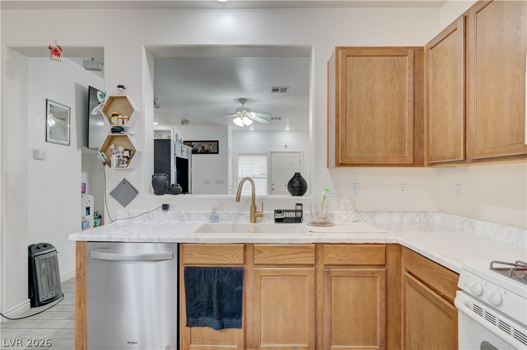 6837 Silver Eagle Avenue Las Vegas NV 89122