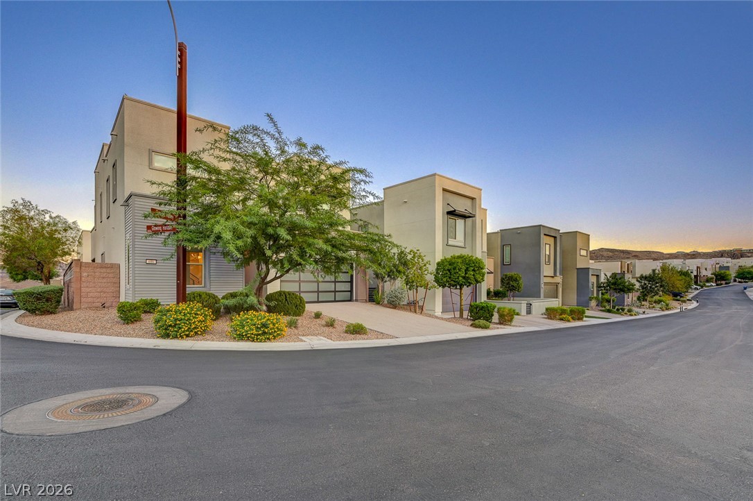 686 Glowing Horizon Street Henderson NV 89052