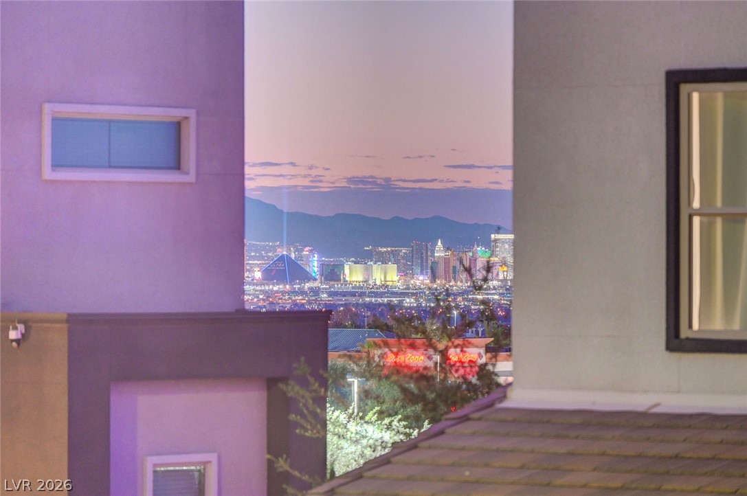 686 Glowing Horizon Street Henderson NV 89052