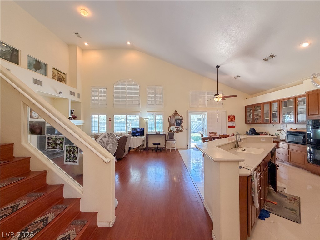 230 Whitly Bay Avenue Las Vegas NV 89148