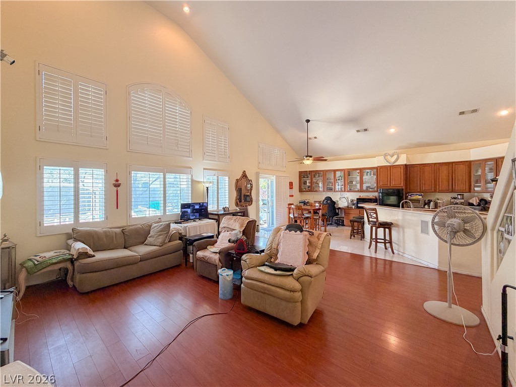 230 Whitly Bay Avenue Las Vegas NV 89148