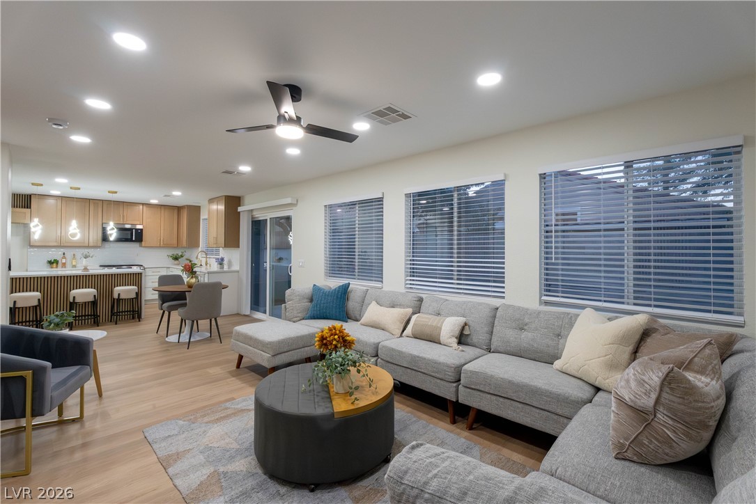 10004 Long Cattle Avenue Las Vegas NV 89117