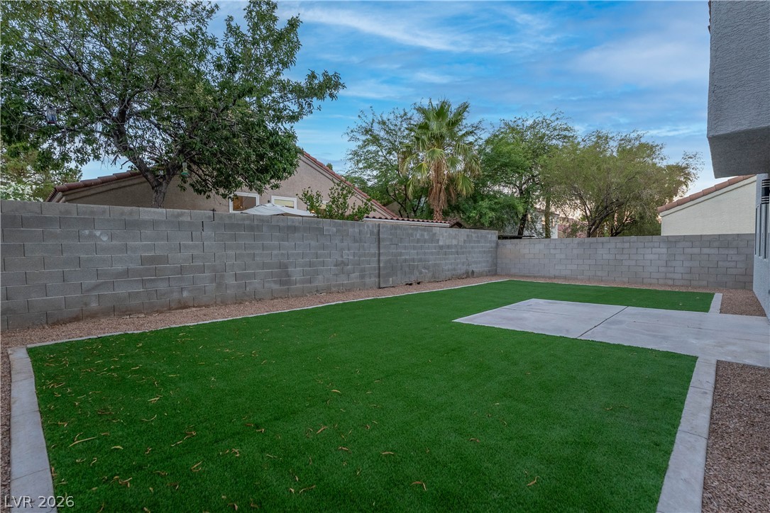 10004 Long Cattle Avenue Las Vegas NV 89117