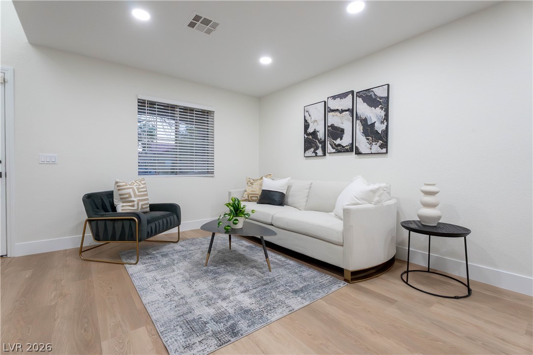10004 Long Cattle Avenue Las Vegas NV 89117