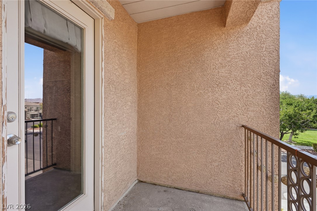 6597 Roundstone Bog Avenue Las Vegas NV 89139