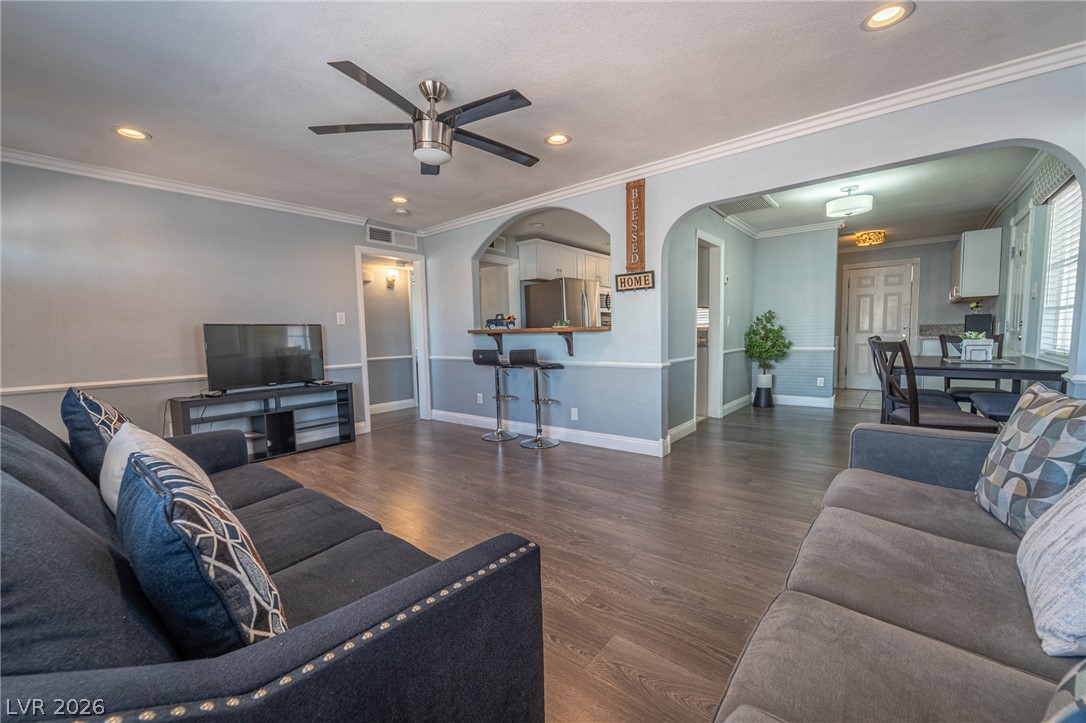 2101 Santa Paula Drive Las Vegas NV 89104