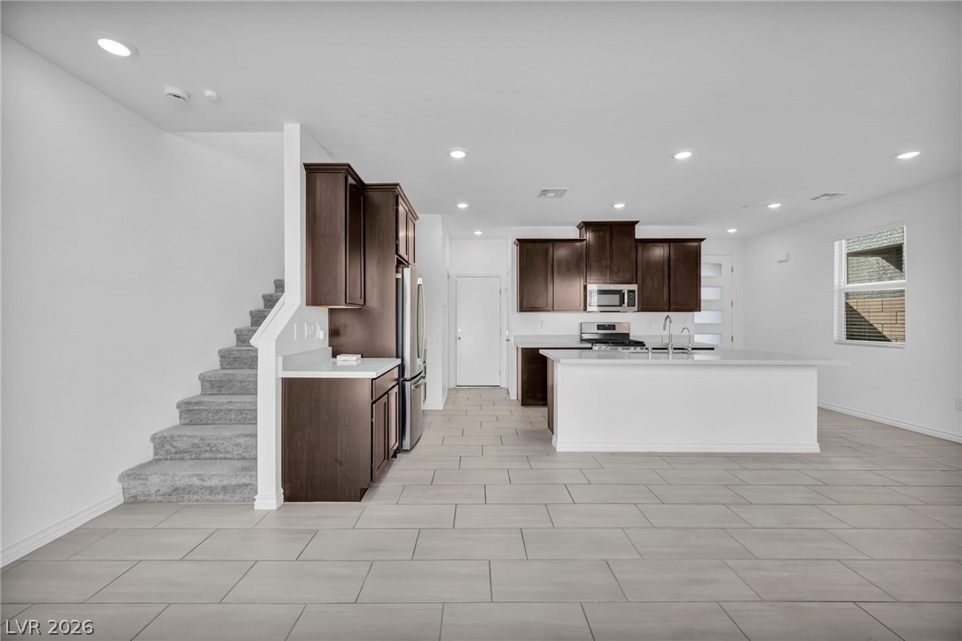8843 Roadrunner Ravine Street Las Vegas NV 89166