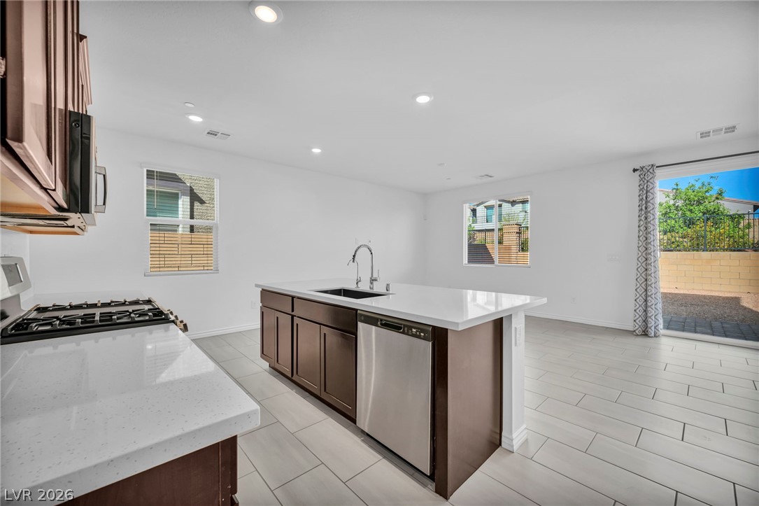 8843 Roadrunner Ravine Street Las Vegas NV 89166