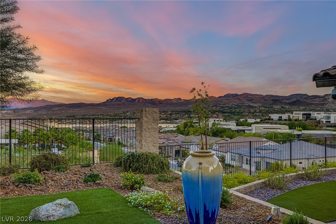 24 Cliffwater Street Henderson NV 89011