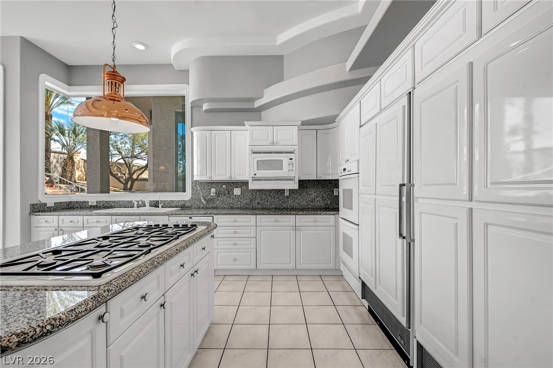 8798 Big Bluff Avenue Las Vegas NV 89148