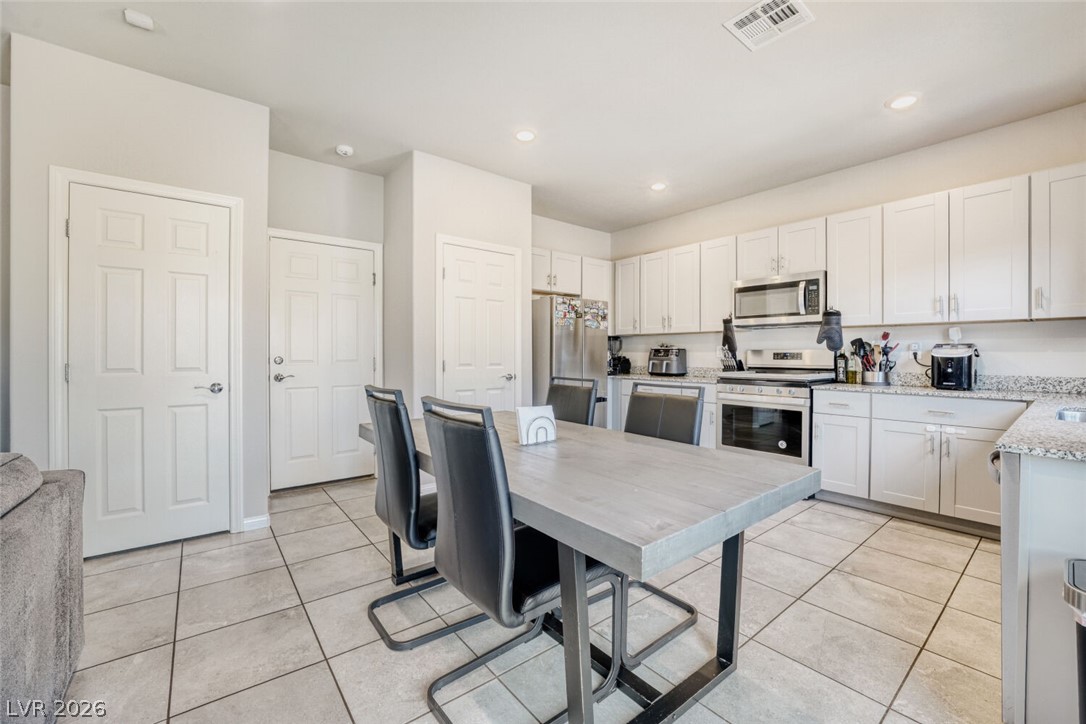 7236 Glimmer Point Street North Las Vegas NV 89084