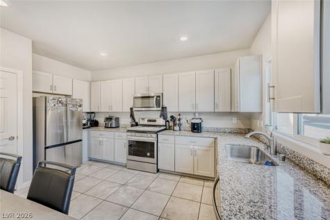 7236 Glimmer Point Street North Las Vegas NV 89084