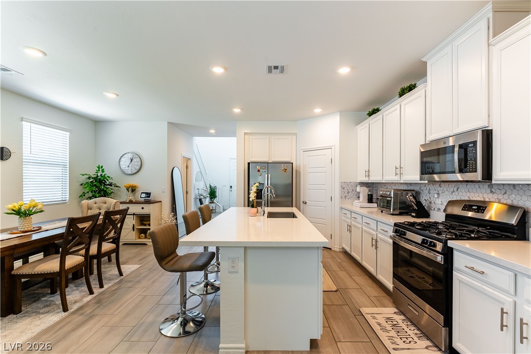 6807 Bayou Hollow Avenue Las Vegas NV 89156