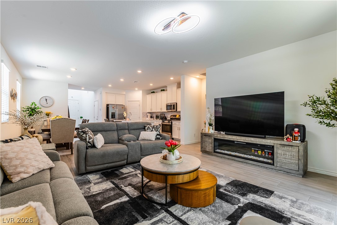 6807 Bayou Hollow Avenue Las Vegas NV 89156