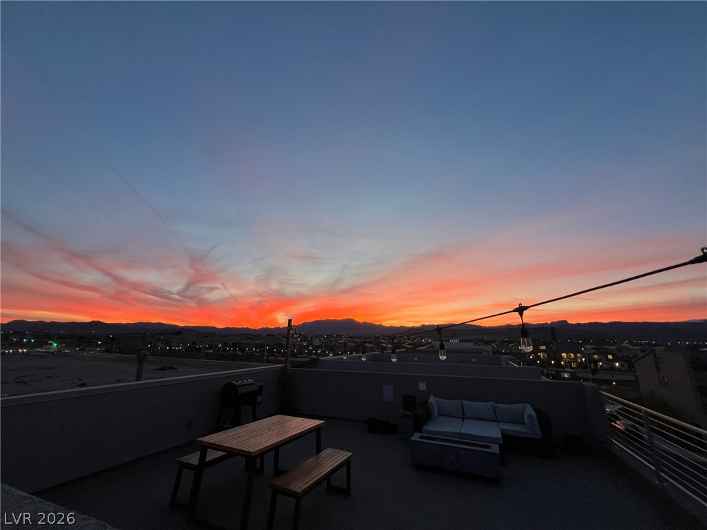 7761 Misty Oaks Avenue Las Vegas NV 89113
