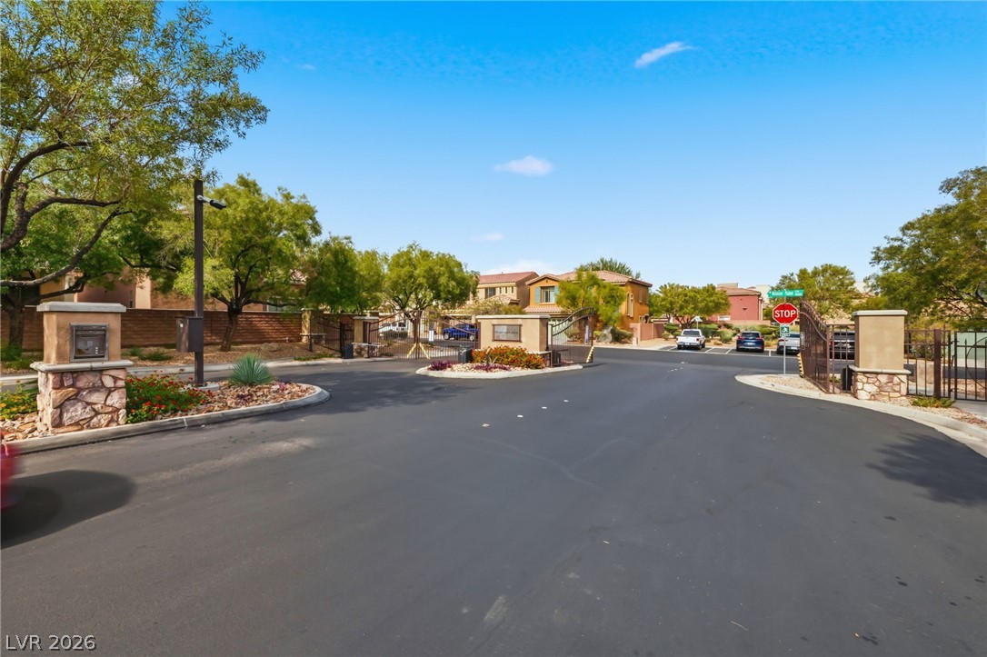 8068 Whiteriver Plateau Lane Las Vegas NV 89178