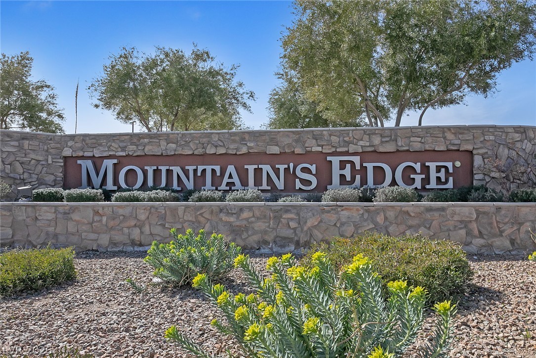8068 Whiteriver Plateau Lane Las Vegas NV 89178