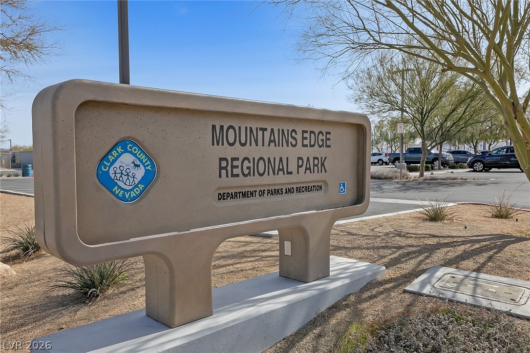 8068 Whiteriver Plateau Lane Las Vegas NV 89178